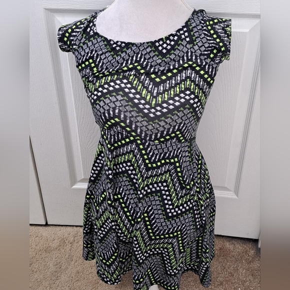 Ultra Flirt Fit & Flare Chevron Patterned Mini Dress    Size XS - Picture 1 of 7